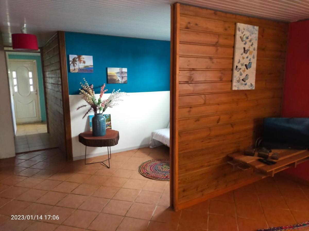 Douceur Des Hauteurs Bas De Villa, Piscine Privee Sainte-Luce Exterior foto